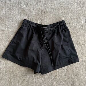 Good American black shorts